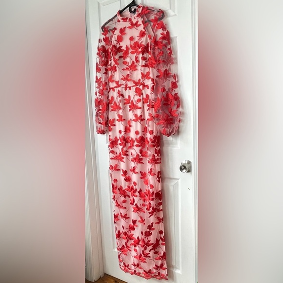 JS Collections Embroidered Floral Lace Long Sleeve Gown Size 4 - Picture 10 of 10